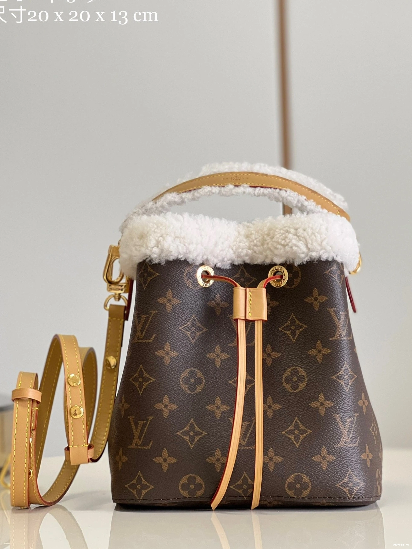 WIS LOUIS NÉONOÉ VUITTON BB 1111